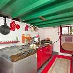 Noel\'S Guesthouse